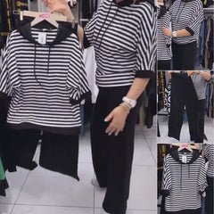 💥 РАЗПРОДАЖБА 💥 Комплект от раиран топ и обикновени панталони за жени