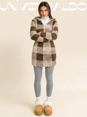 Двустранно Яке с Каре и Кашмирена Повърхност