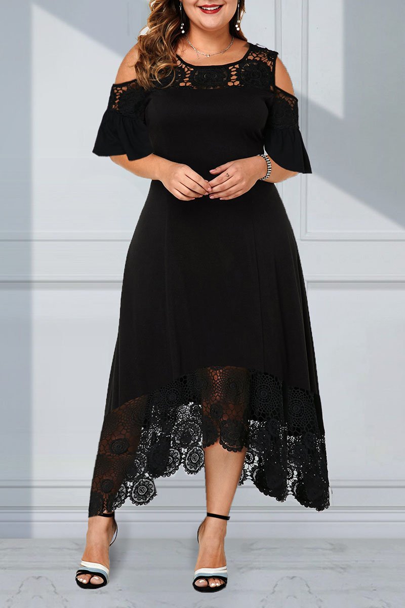 Дантелена рокля с волан