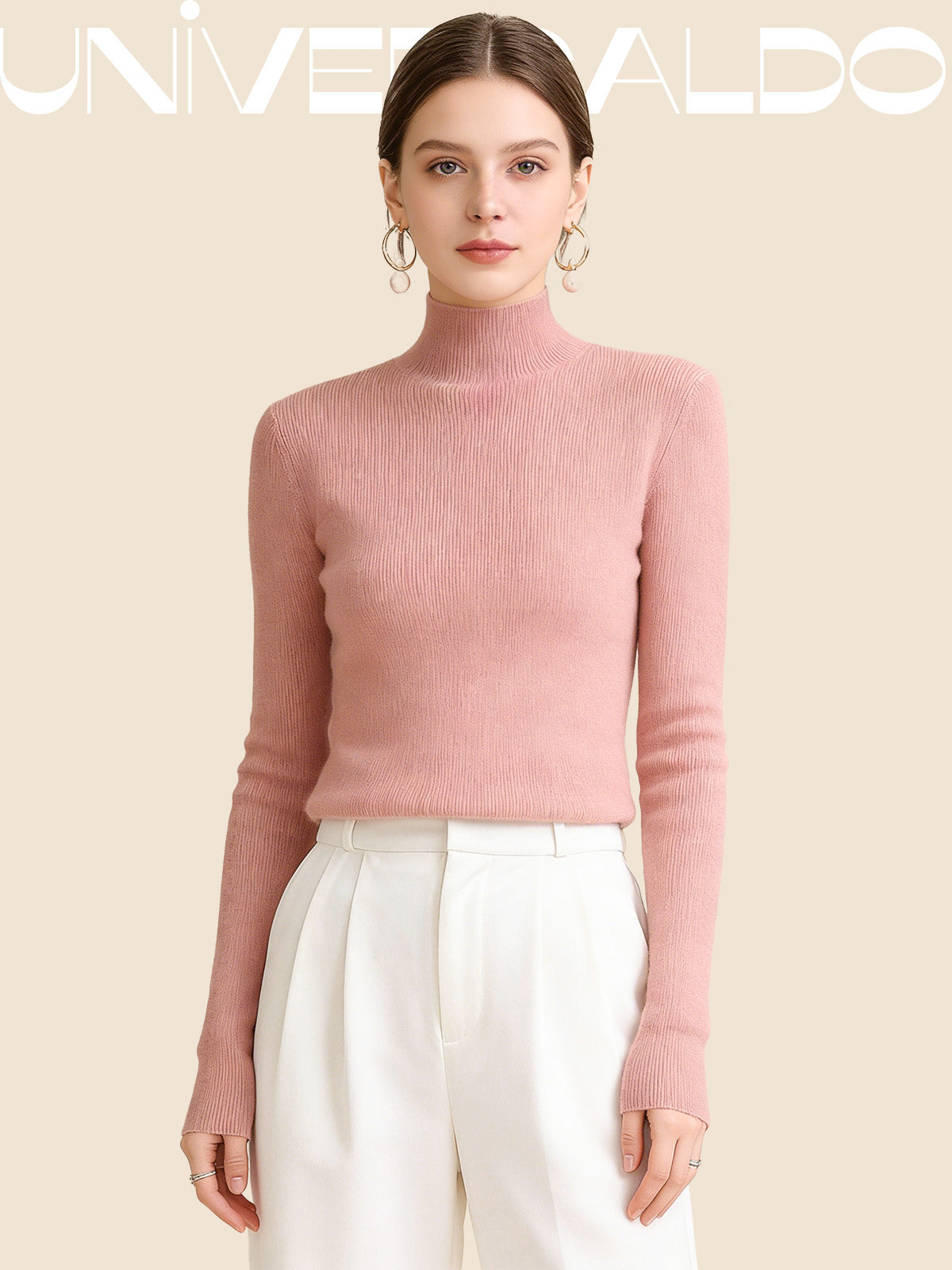 Вълнена Плетена Блуза с Полу-Висока Яка и Прилепнал Крой