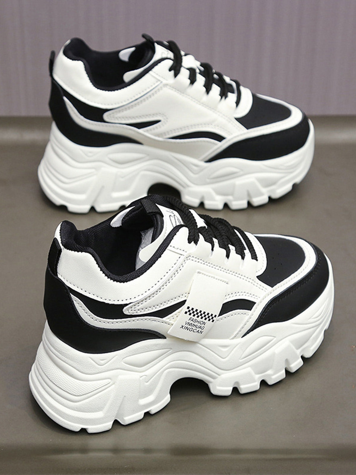 Спортни Обувки с 8 см Дебела Подметка и Вградена Височина