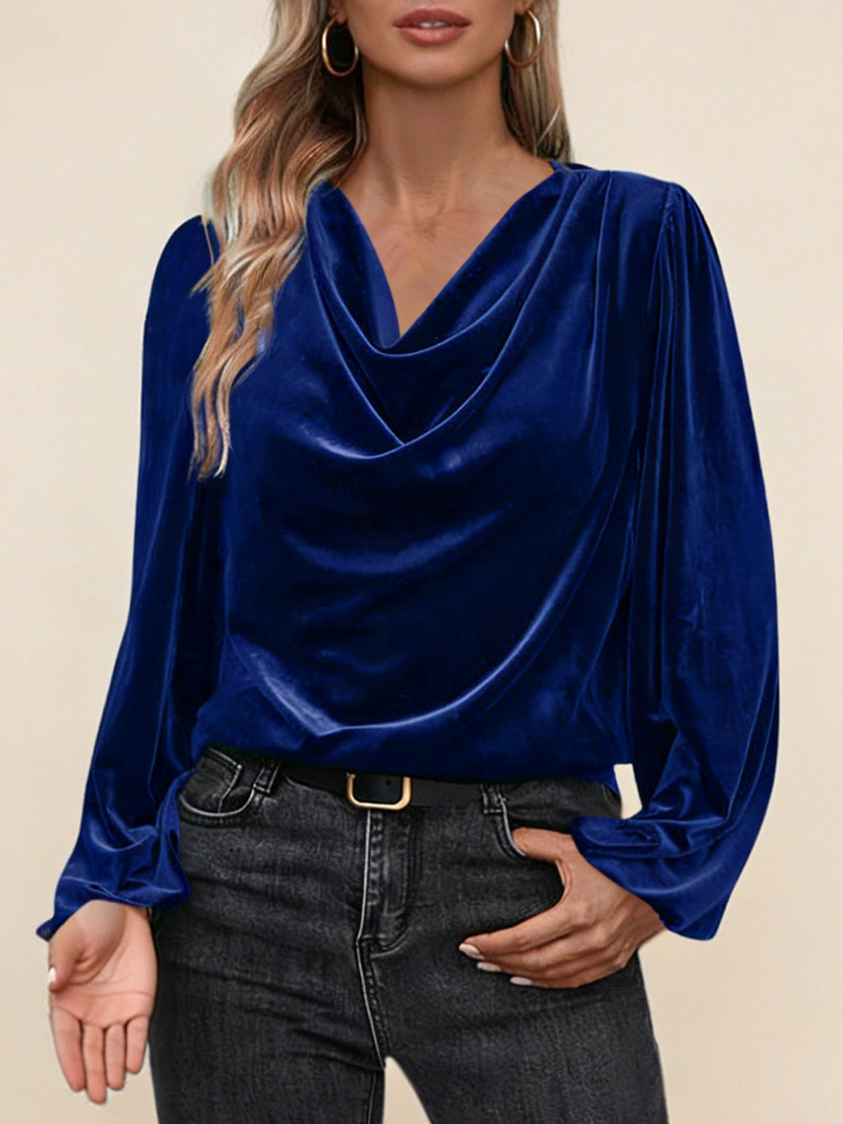 Дамска блуза с плисирана стояща яка и дълъг ръкав