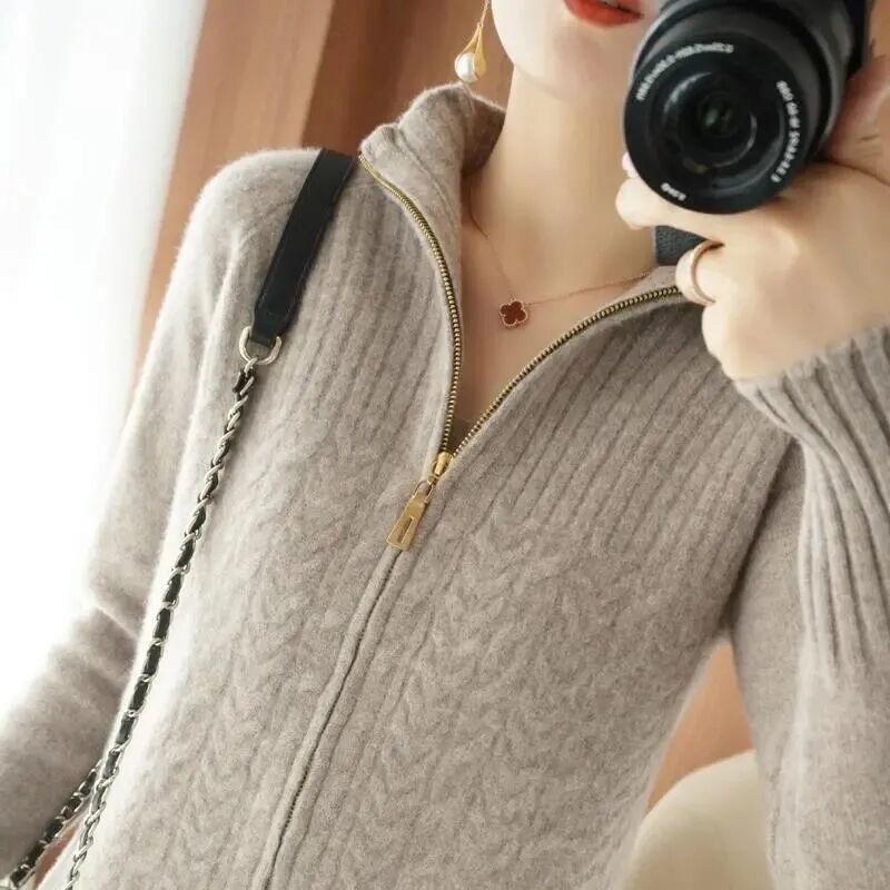 💕✨【50% ОТСТЪПКА】【S-3XL】Есен/Зима Нови постъпления: Дамски елегантен ежедневен пуловер с висока яка и цип