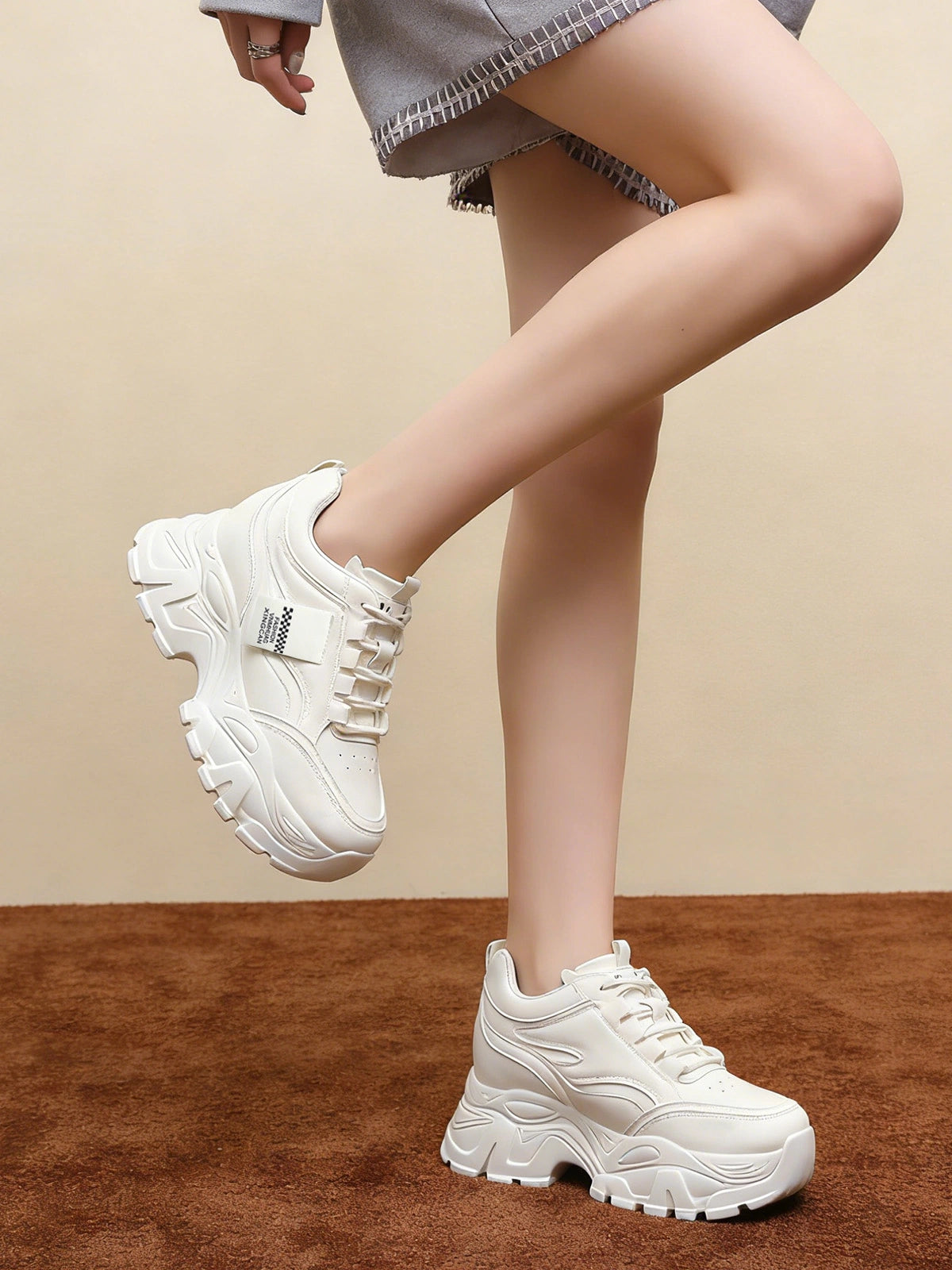 Спортни Обувки с 8 см Дебела Подметка и Вградена Височина