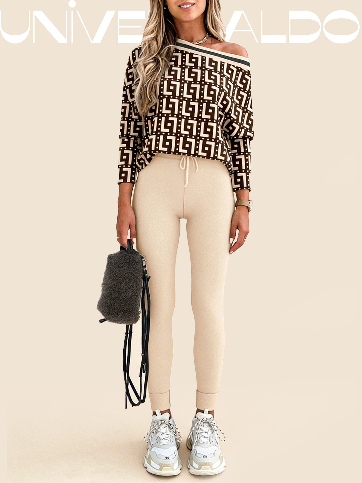 2-Части Спортен Комплект с Асиметрично Рамо, V-Яка и Комбинирани Материали