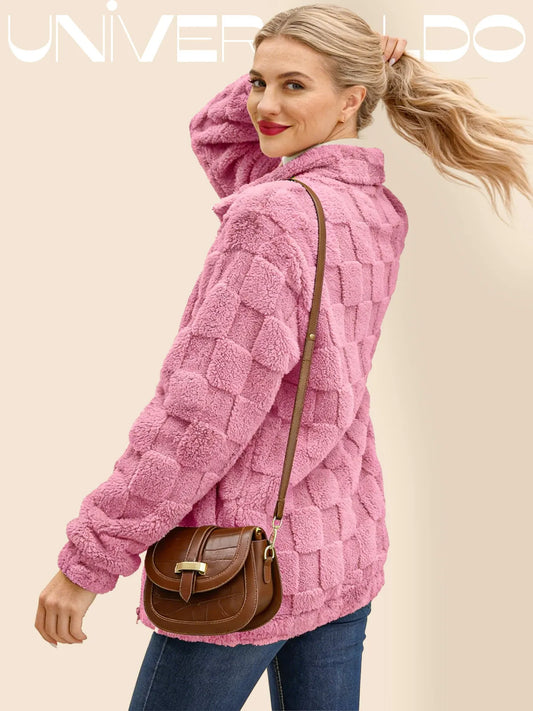 Яке с Изправена Яка, Каре и Молния от Имитиран Кож