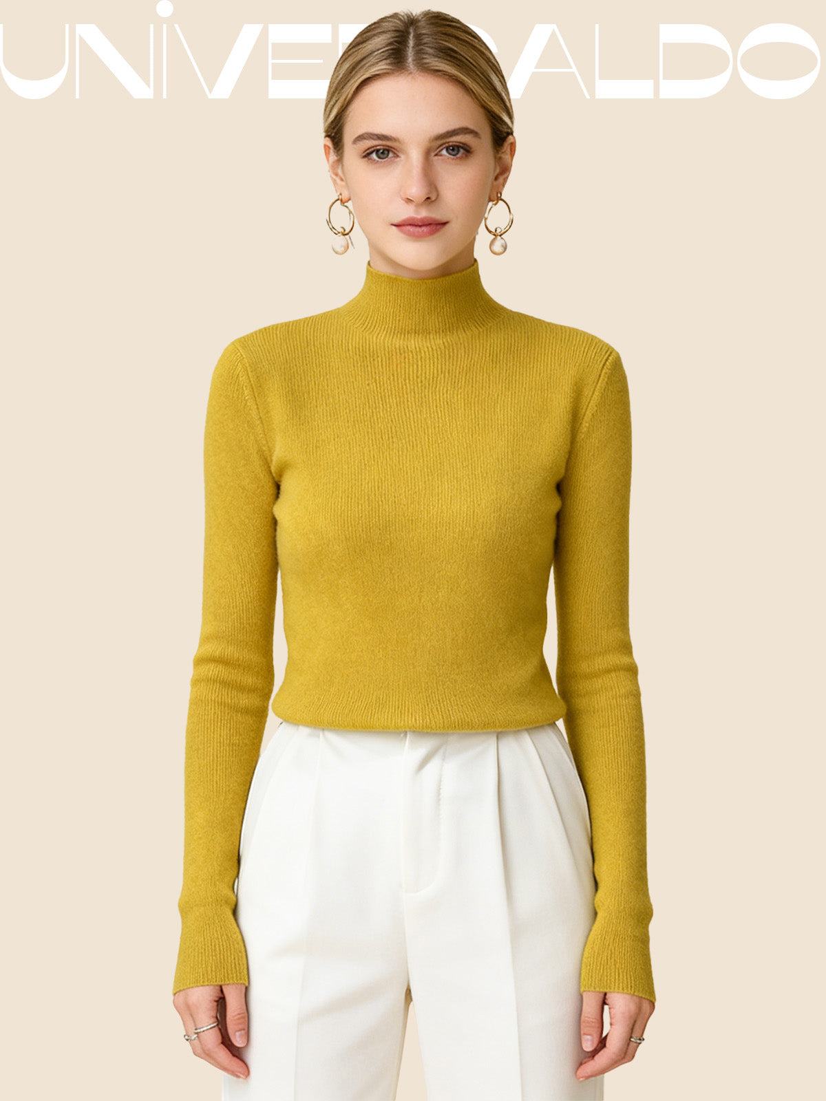 Вълнена Плетена Блуза с Полу-Висока Яка и Прилепнал Крой